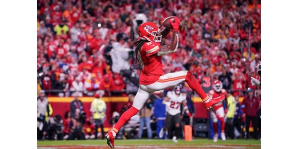 DeAndre Hopkins a accepté l'invitation de la cinquième équipe de sa carrière DeAndre Hopkins a accepté l'invitation de la cinquième équipe de sa carrière